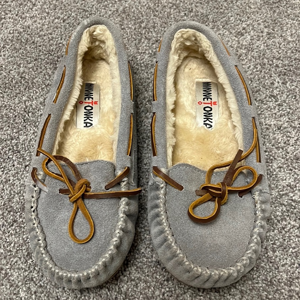 Minnetonka grey moccasin